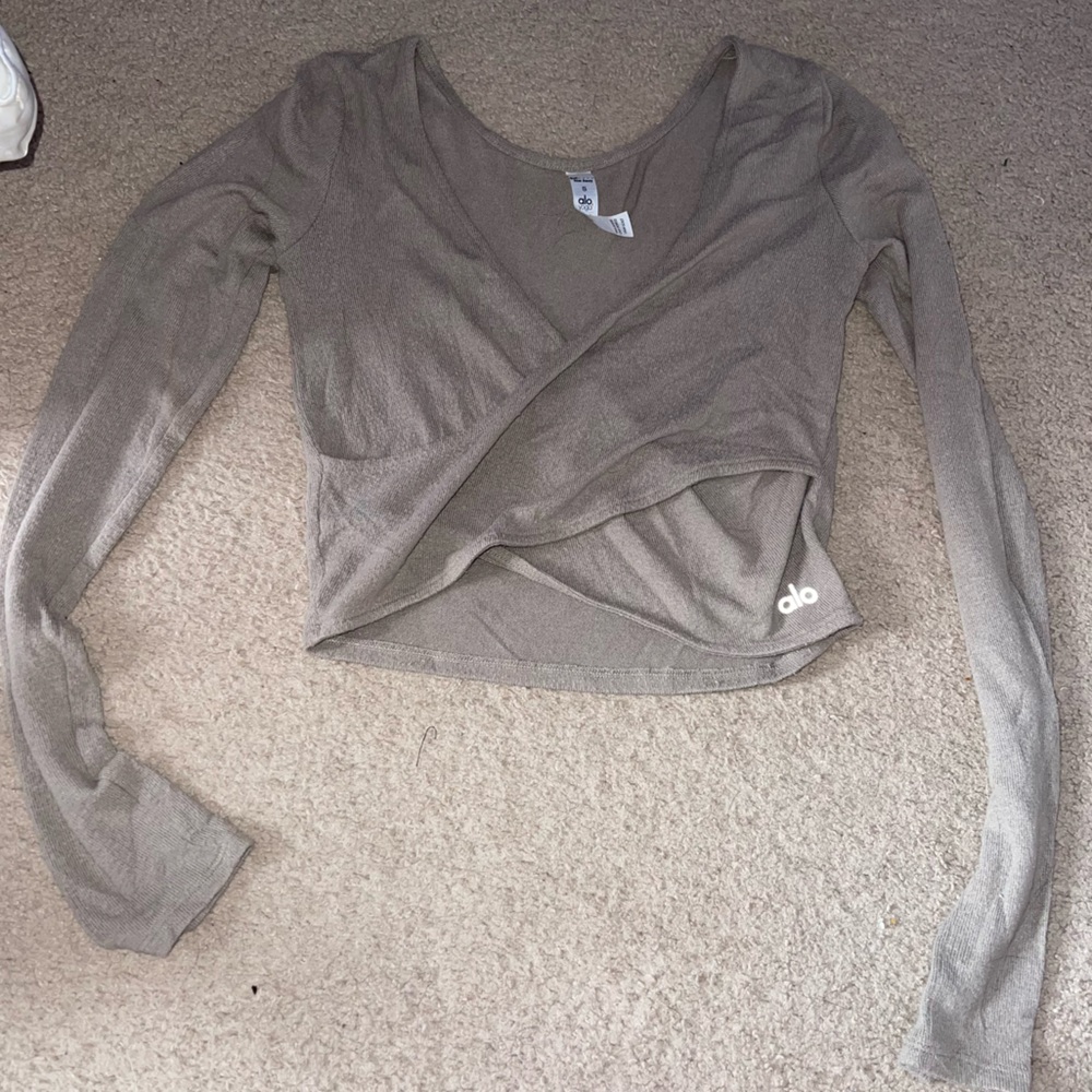 Alo Amelia Luxe Long Sleeve Crop - Grave